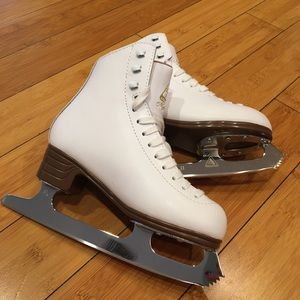 Jackson Ice skates